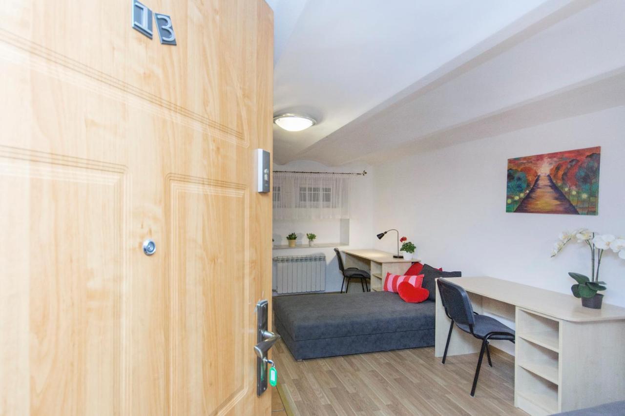 Akademikus Torun Hostel Kültér fotó