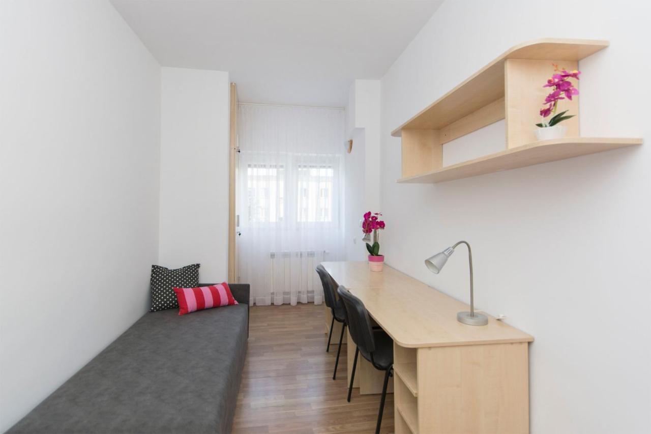 Akademikus Torun Hostel Kültér fotó