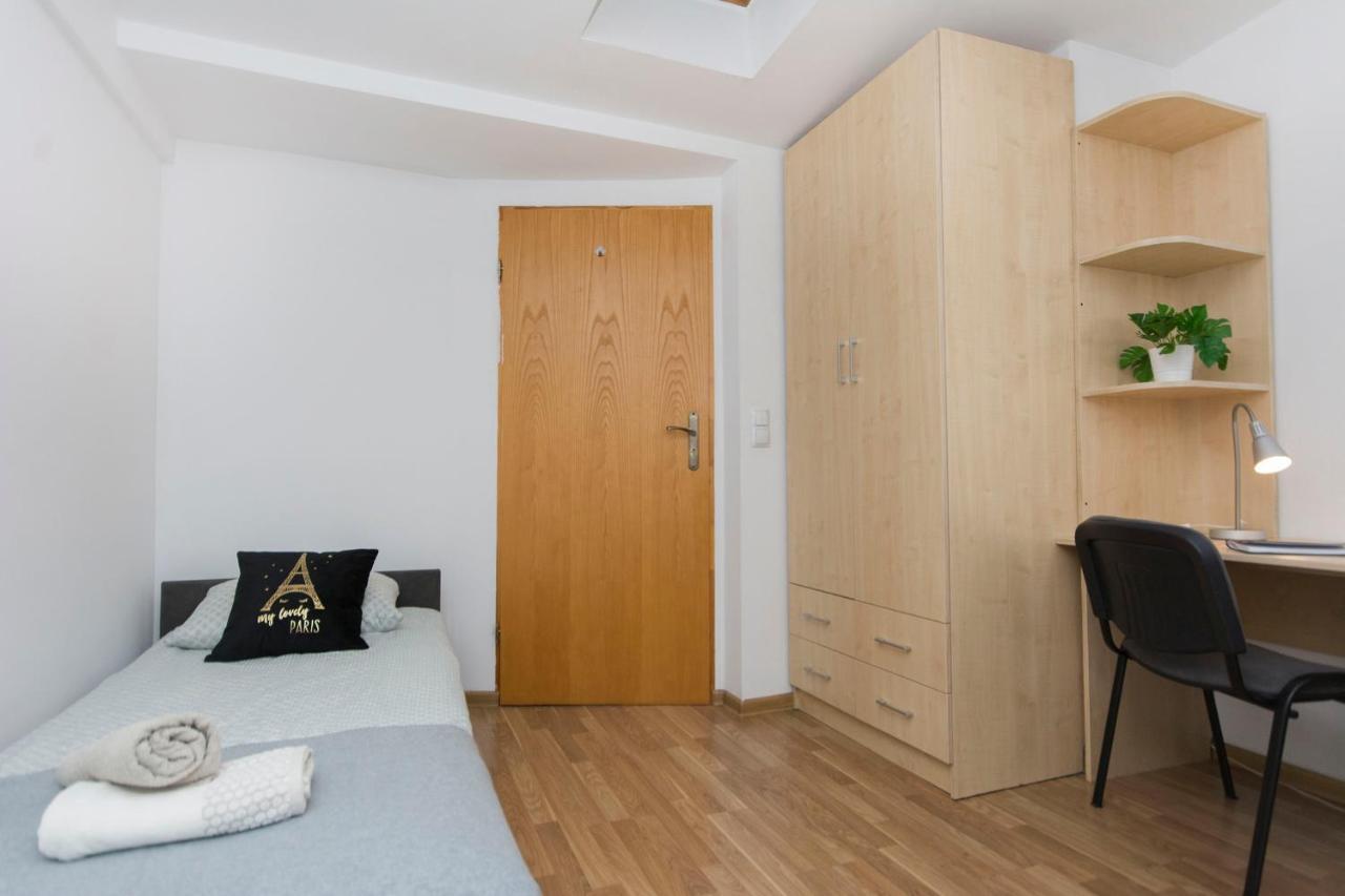 Akademikus Torun Hostel Kültér fotó