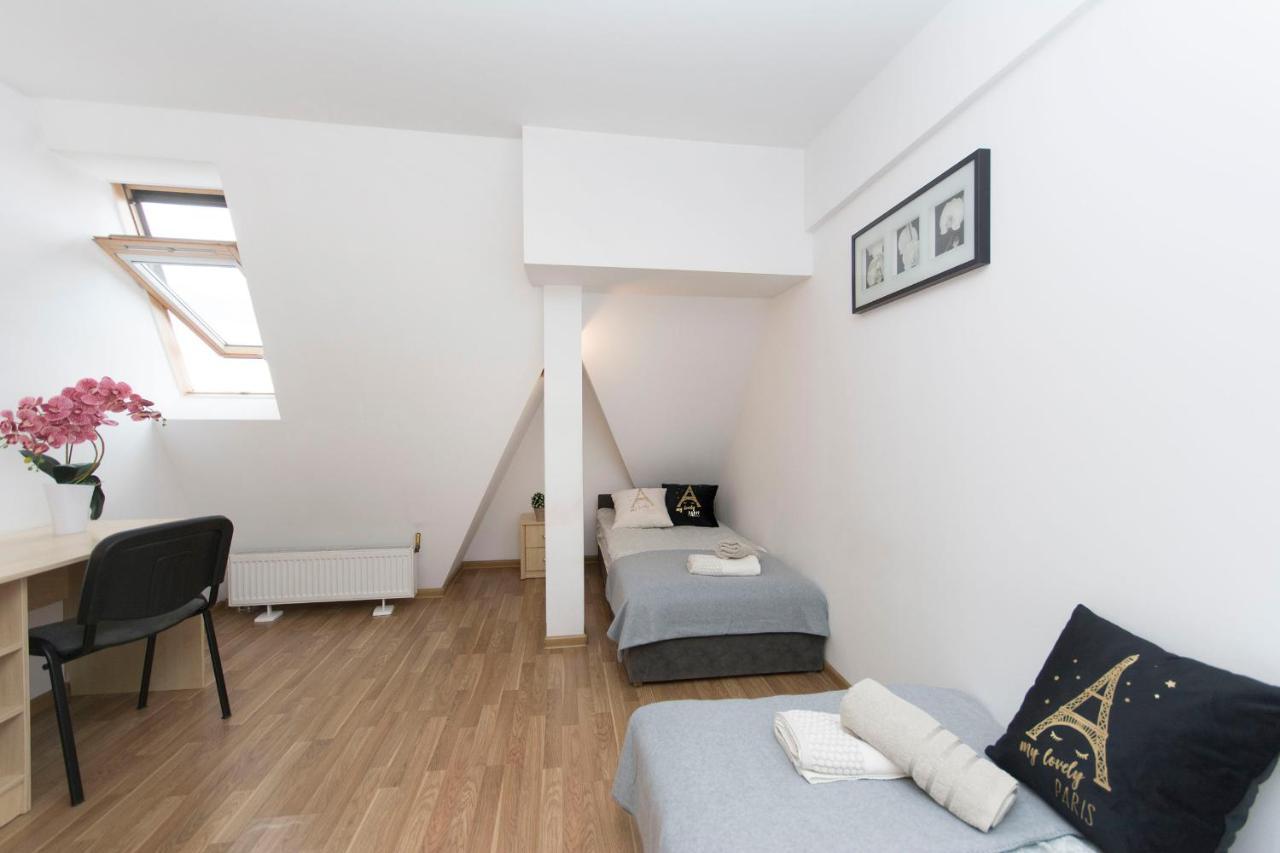 Akademikus Torun Hostel Kültér fotó