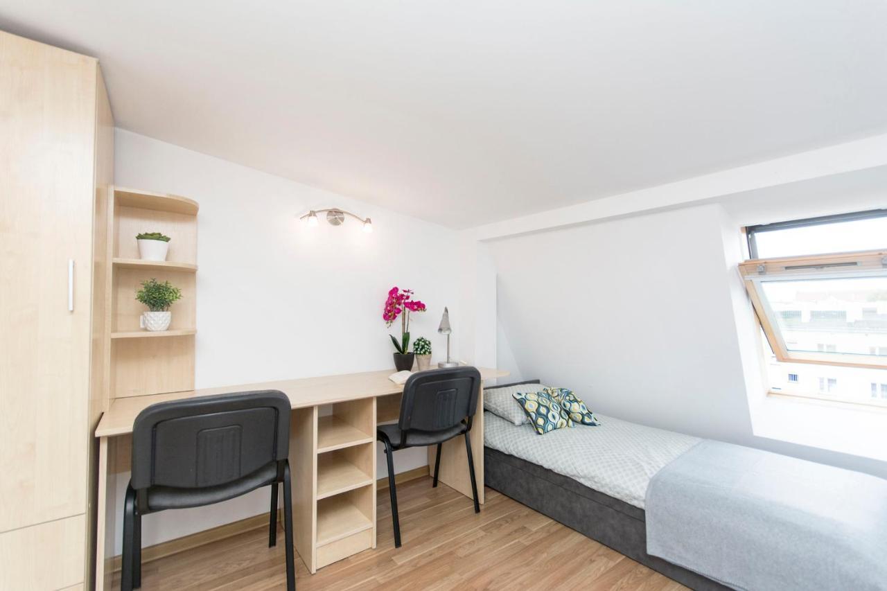 Akademikus Torun Hostel Kültér fotó